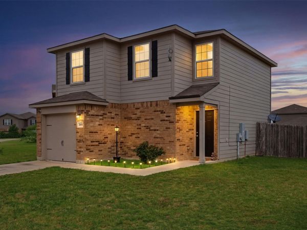 404 Yearwood LN , Jarrell, TX 76537