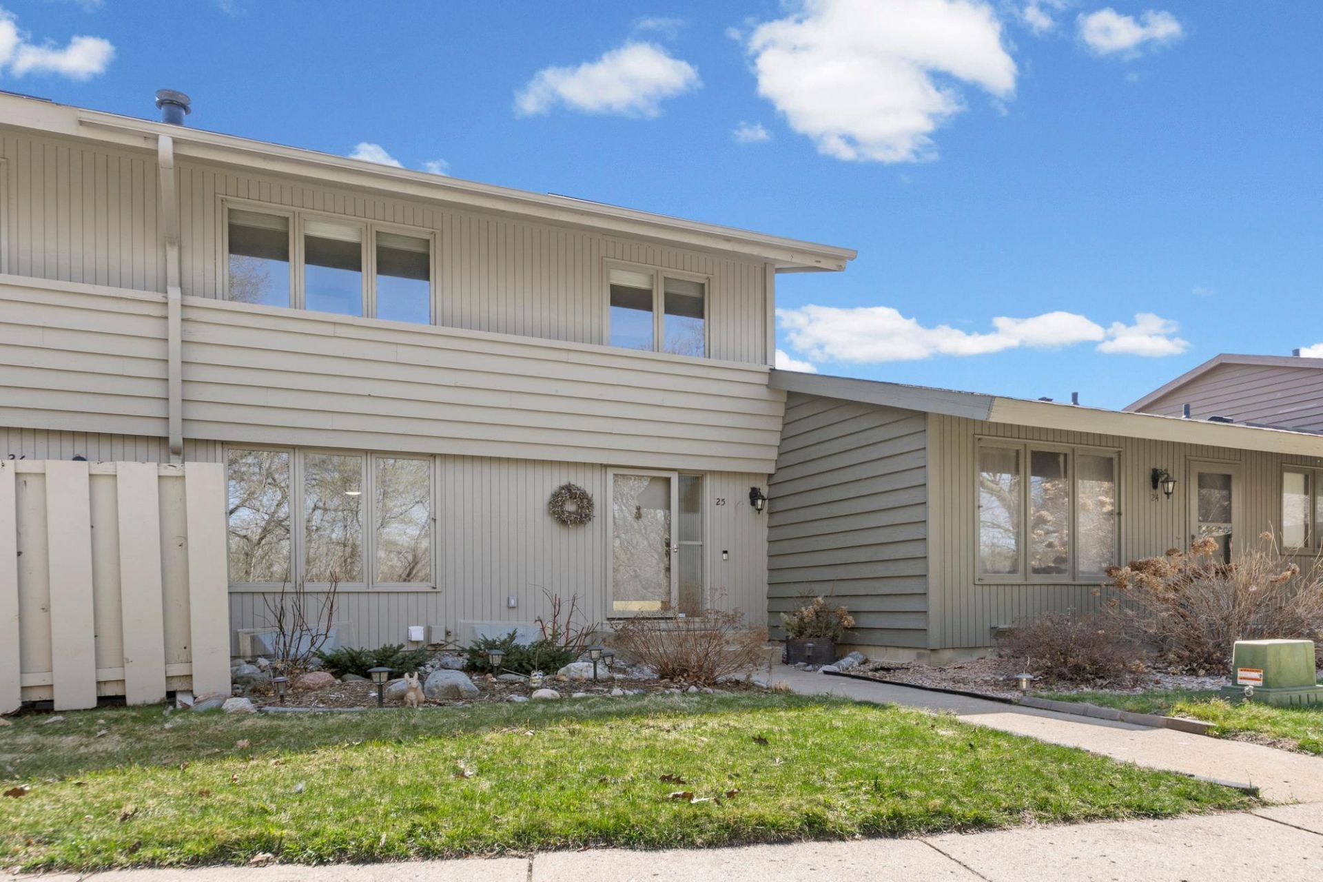 25 Walden Street, Burnsville, MN 55337