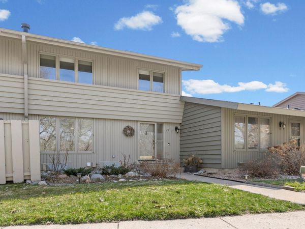 25 Walden Street, Burnsville, MN 55337