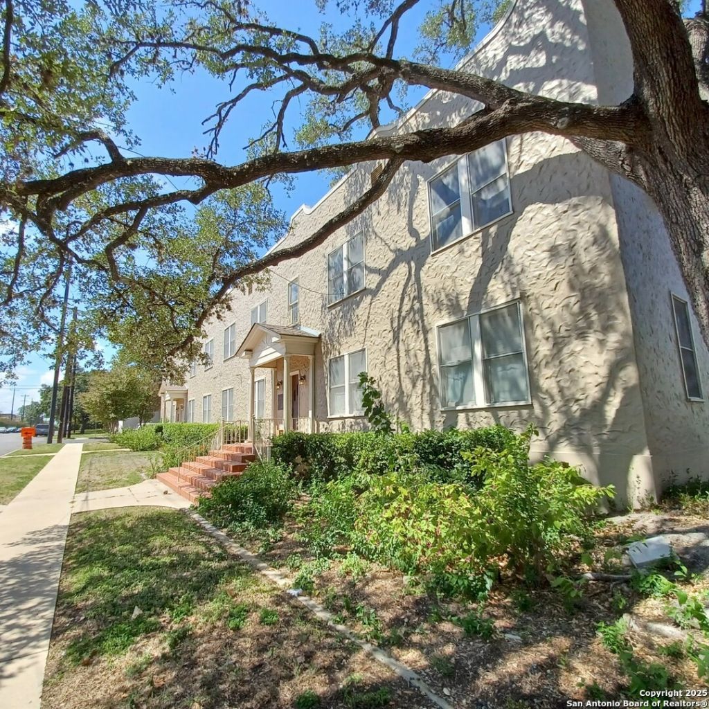 127 W Magnolia Ave, San Antonio, TX 78212 Main Photo