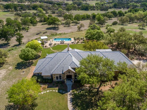 395 Bluff Creek, Center Point, TX 78010