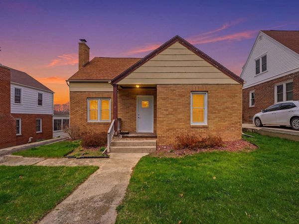 612 W Mackie Street, Beaver Dam, WI 53916