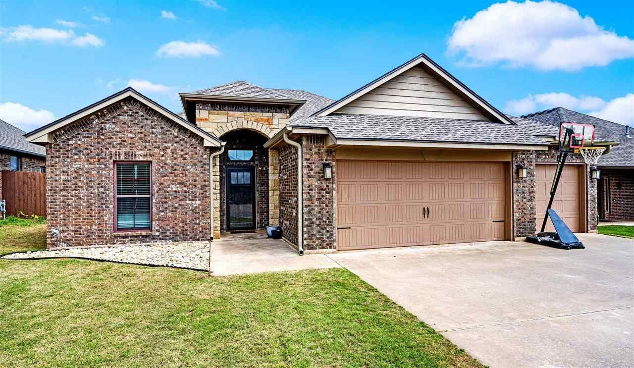1504 Stonehouse Dr, Elgin, OK 73538 Main Photo