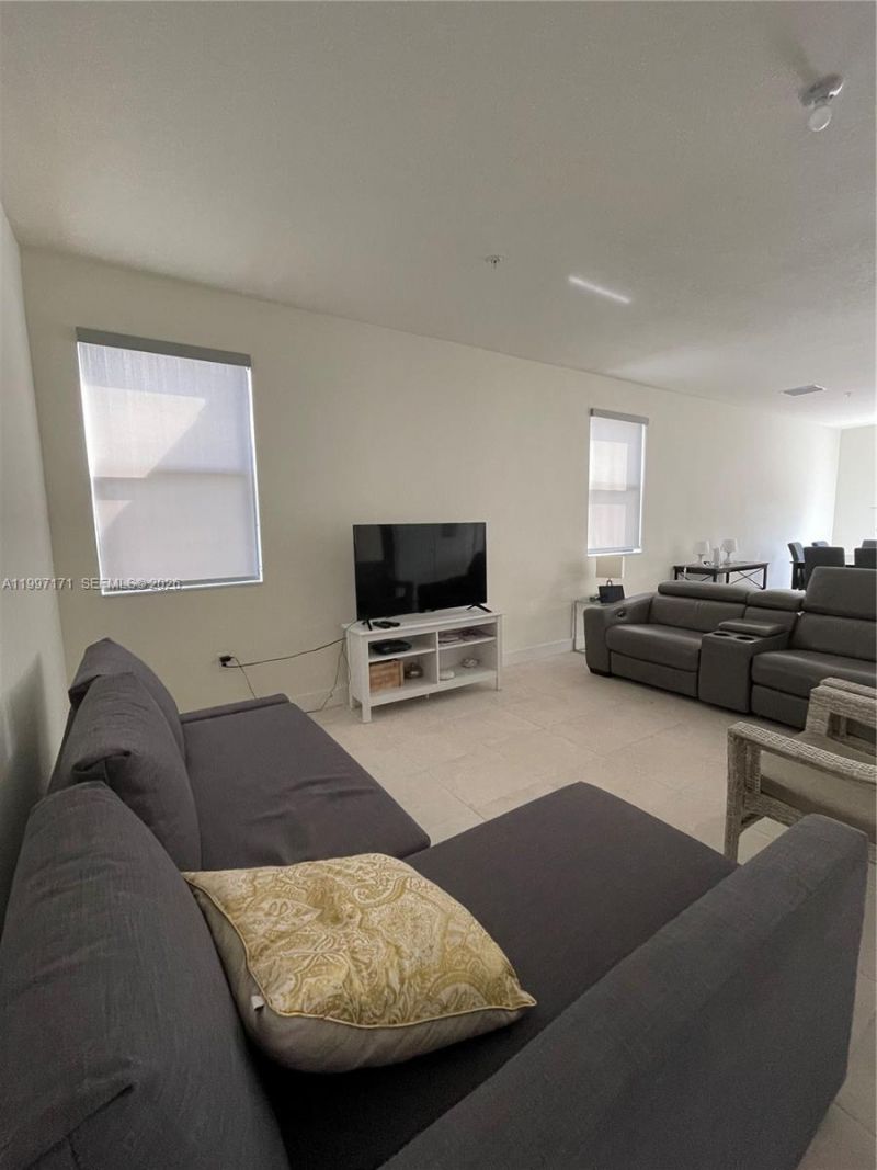 10437 NW 82nd St, Unit 1, Doral, FL 33178 Photo