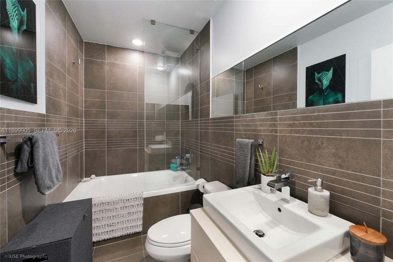 2100 Park Ave, Unit 210, Miami Beach, FL 33139 Photo