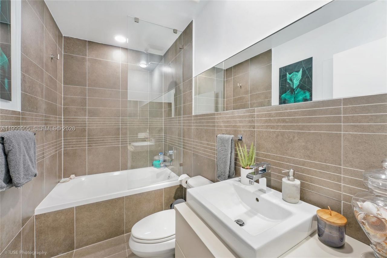 2100 Park Ave, Unit 210, Miami Beach, FL 33139 Photo