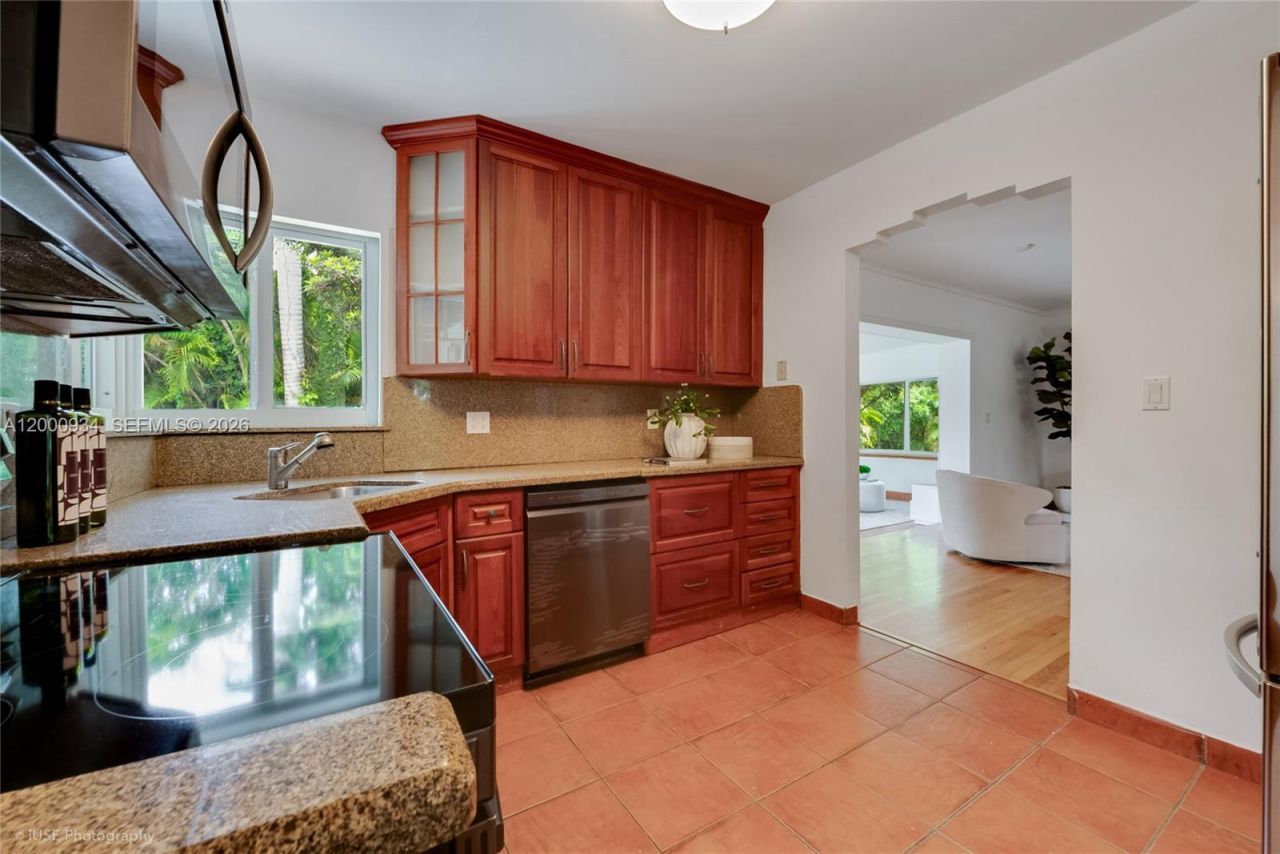1215 Cordova St, Coral Gables, FL 33134 Photo