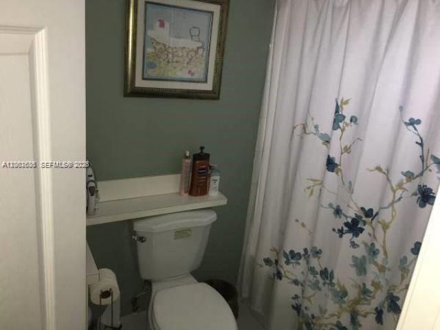 8067 NW 199th Ter, Hialeah, FL 33015 Photo