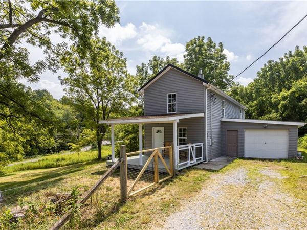 3098 Center Church Rd , Ellwood City, PA 16117