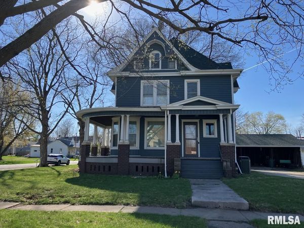 204 W CLINTON Avenue, Monmouth, IL 61462