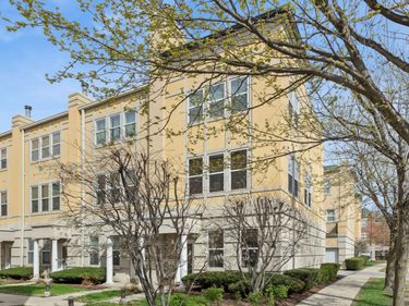 7531 Brown Avenue, Unit J, Forest Park, IL 60130