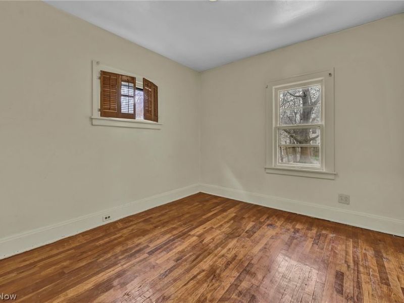 9612 Lamontier Avenue, Cleveland, OH 44104 Photo 12