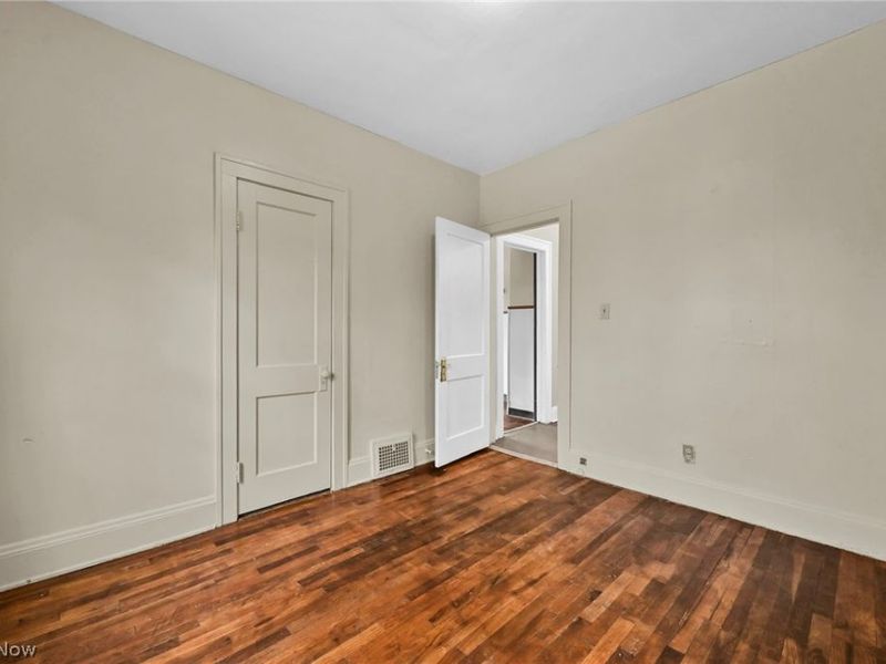 9612 Lamontier Avenue, Cleveland, OH 44104 Photo 14