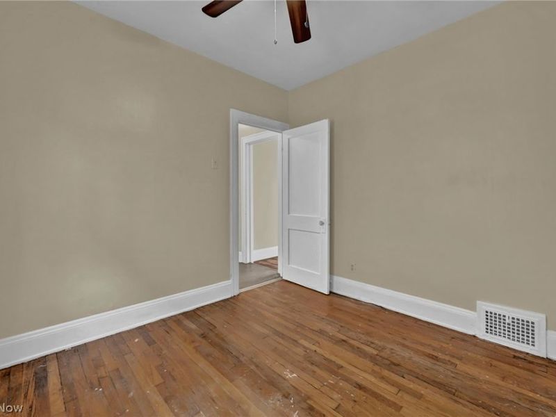 9612 Lamontier Avenue, Cleveland, OH 44104 Photo 18