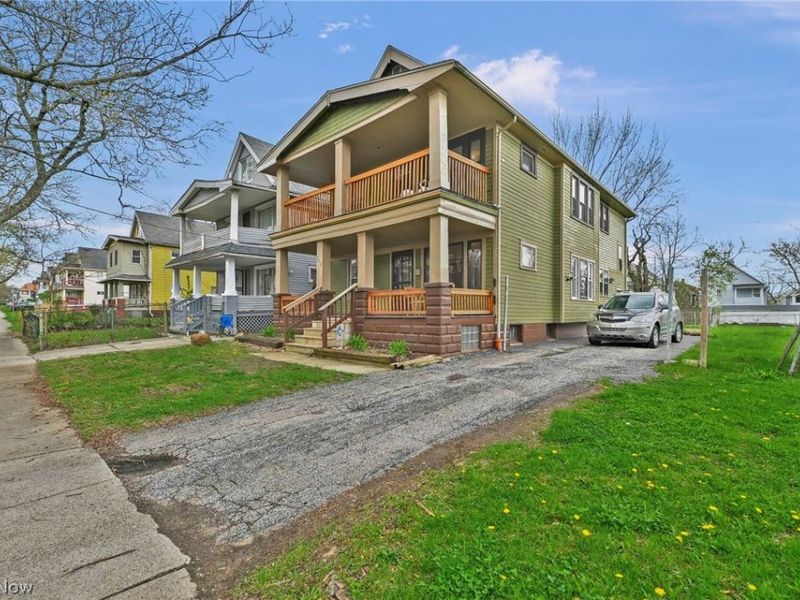 9612 Lamontier Avenue, Cleveland, OH 44104 Photo 2