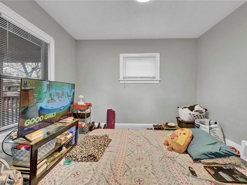 9612 Lamontier Avenue, Cleveland, OH 44104 Photo 32