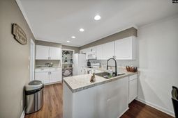 215 Shoreline Dr  photo 4