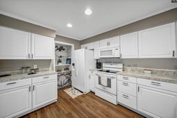 215 Shoreline Dr  photo 4