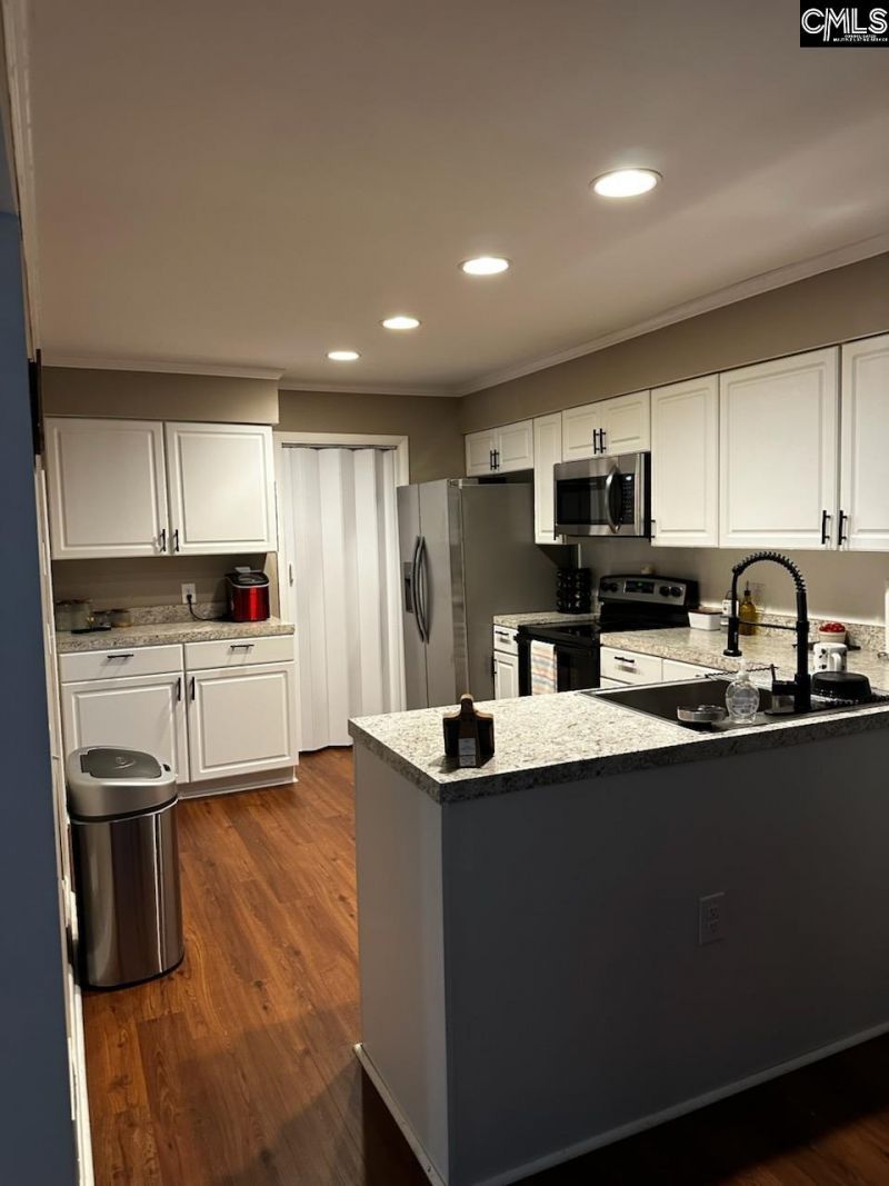215 Shoreline Dr Photo 5
