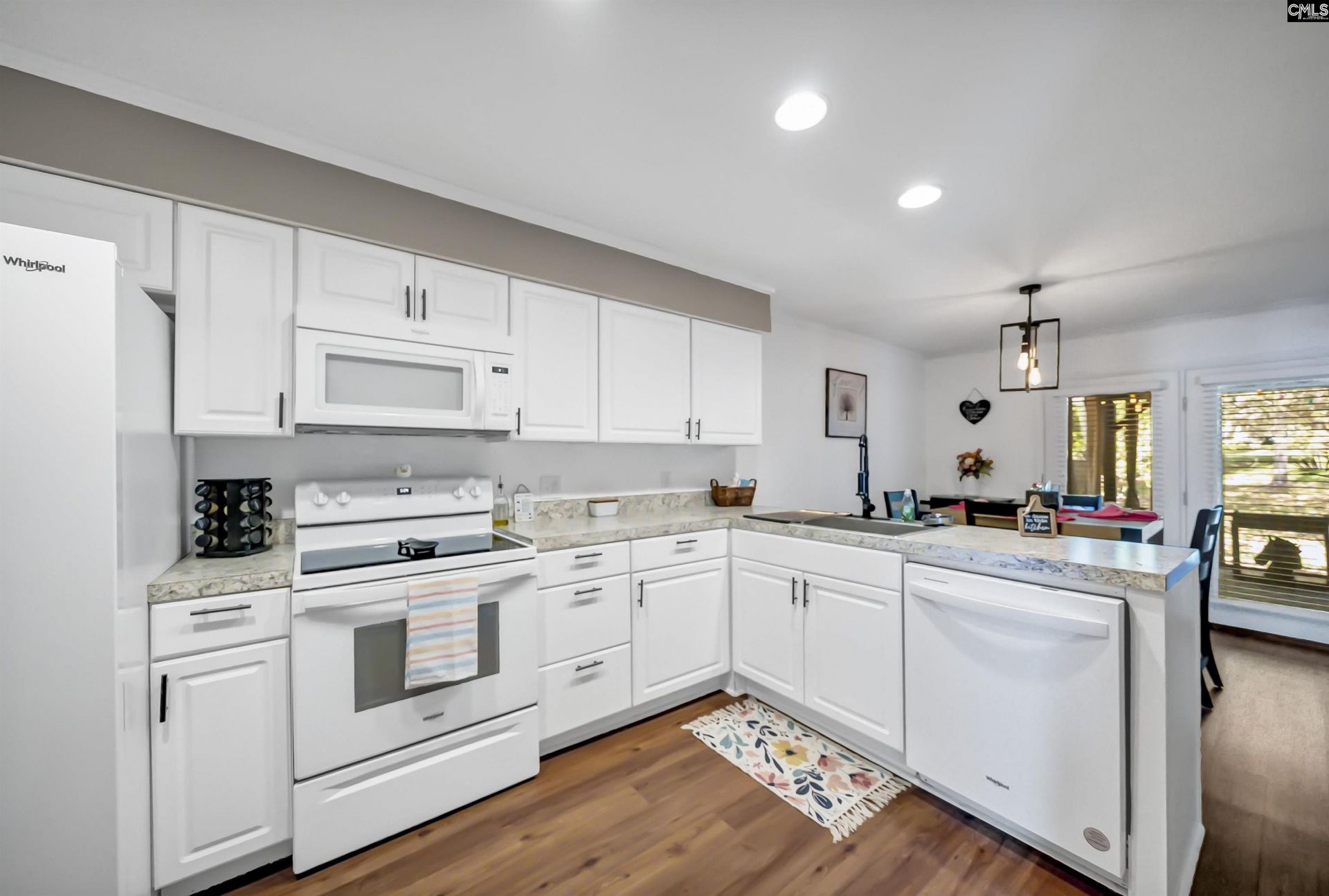 215 Shoreline Dr  Photo 6