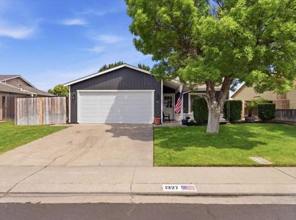 1327 Elena Dr, Ripon, CA 95366 Photo
