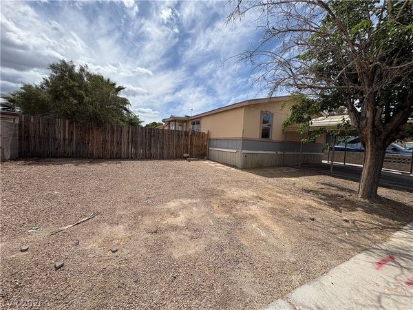4877 Saguaro Way , Las Vegas, NV 89121