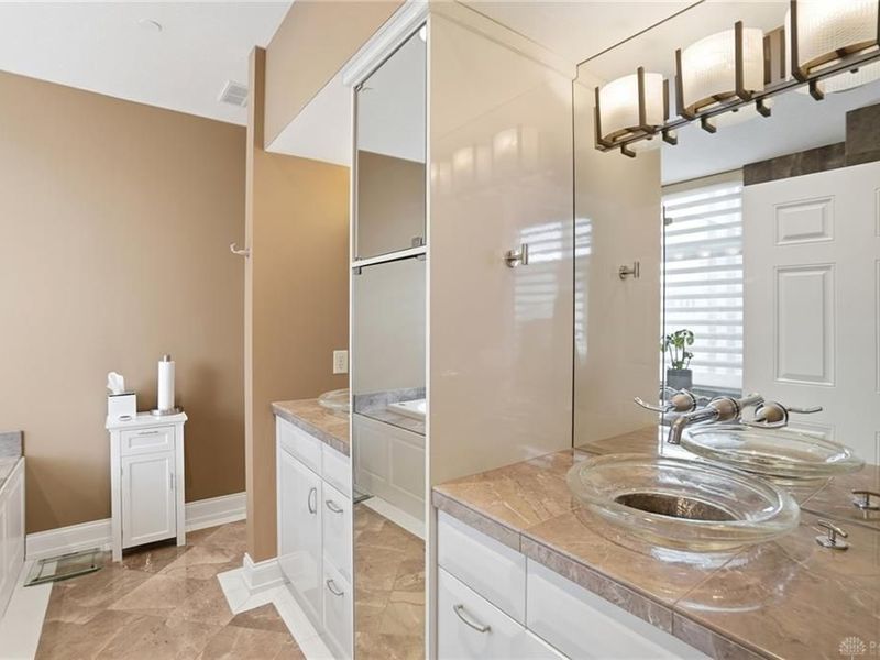 109 N Main Street, Unit 1102, Dayton, OH 45402 Photo 25