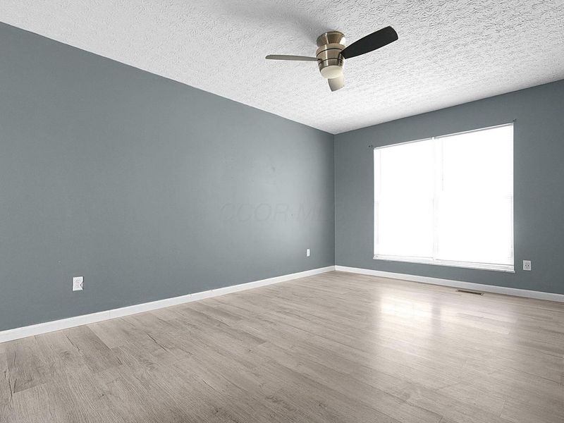 381 Chatterly Lane, Columbus, OH 43207 Photo 8