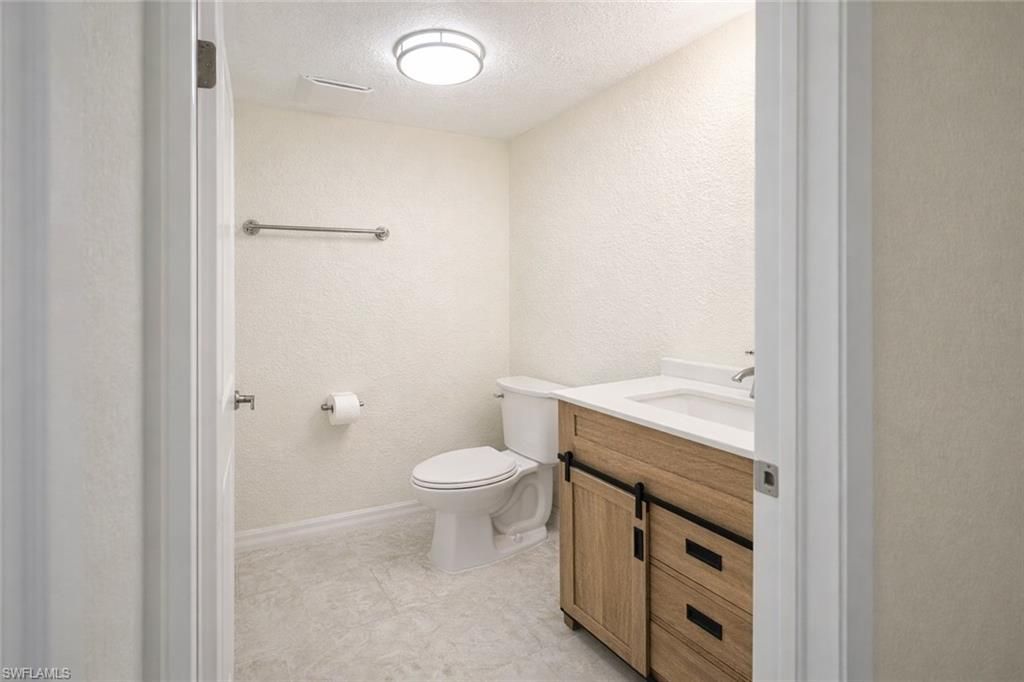 4625 Bayshore Dr, Unit D1, Naples, FL 34112 Photo