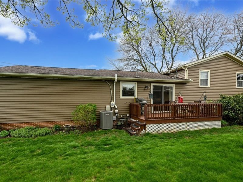 300 Castleton Road NE, North Canton, OH 44720 Photo 12