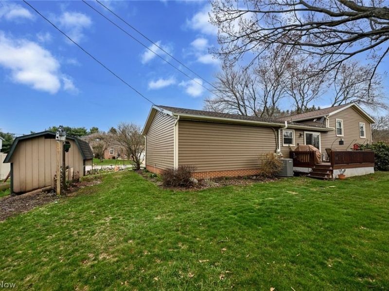 300 Castleton Road NE, North Canton, OH 44720 Photo 13