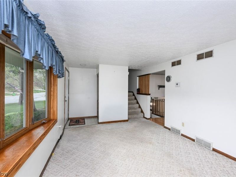 300 Castleton Road NE, North Canton, OH 44720 Photo 18