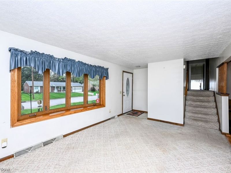 300 Castleton Road NE, North Canton, OH 44720 Photo 19