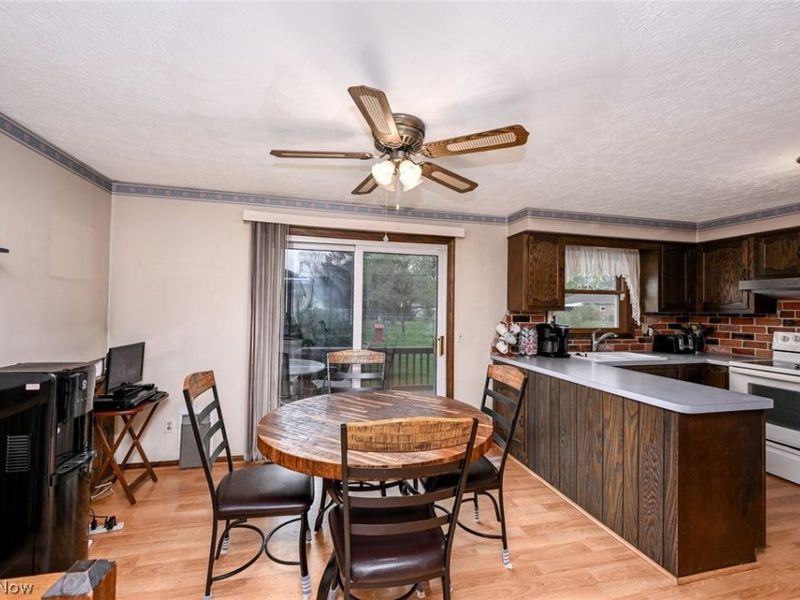 300 Castleton Road NE, North Canton, OH 44720 Photo 20