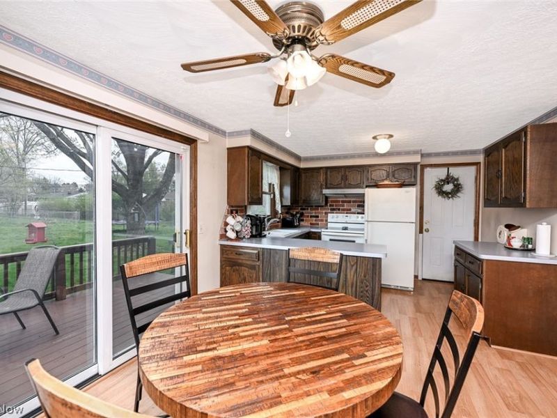 300 Castleton Road NE, North Canton, OH 44720 Photo 23