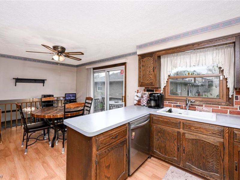 300 Castleton Road NE, North Canton, OH 44720 Photo 27