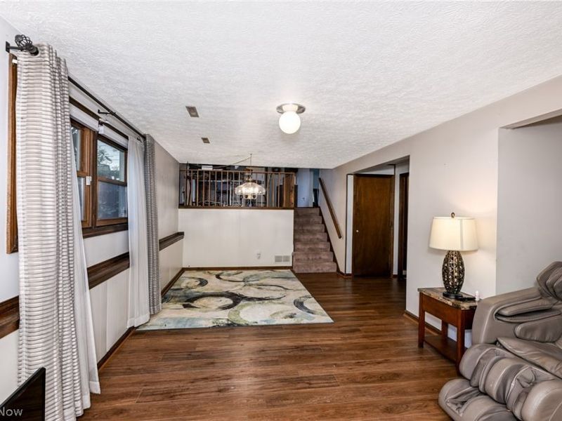 300 Castleton Road NE, North Canton, OH 44720 Photo 30