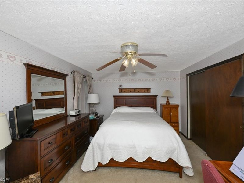 300 Castleton Road NE, North Canton, OH 44720 Photo 36