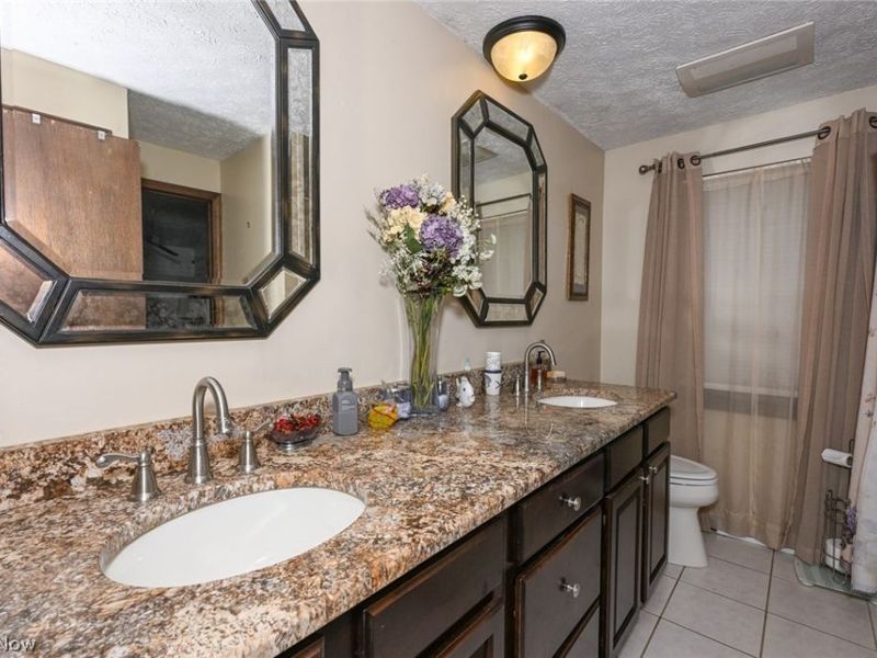 300 Castleton Road NE, North Canton, OH 44720 Photo 38