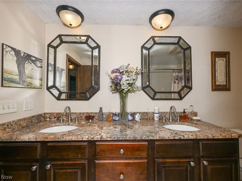 300 Castleton Road NE, North Canton, OH 44720 Photo 39