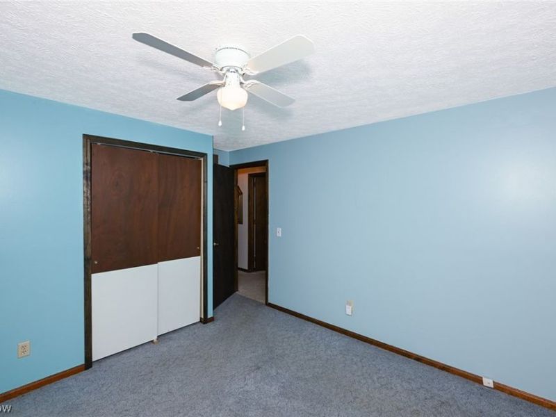 300 Castleton Road NE, North Canton, OH 44720 Photo 45