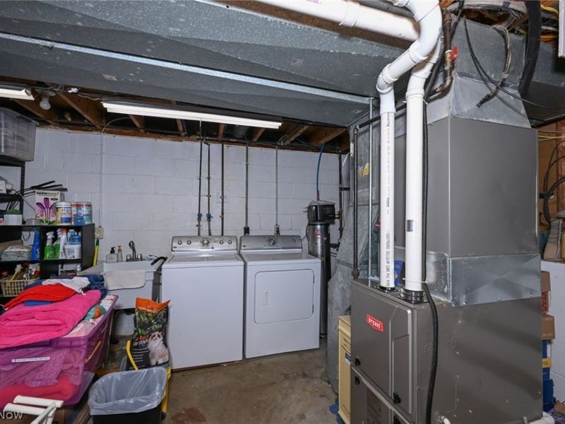 300 Castleton Road NE, North Canton, OH 44720 Photo 46