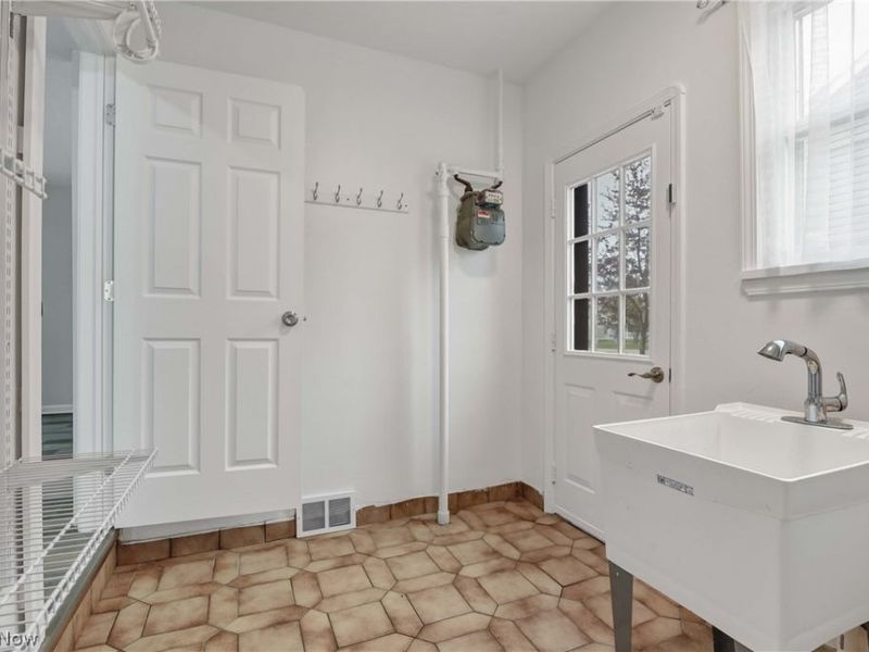 21237 Westwood Road, Fairview Park, OH 44126 Photo 16