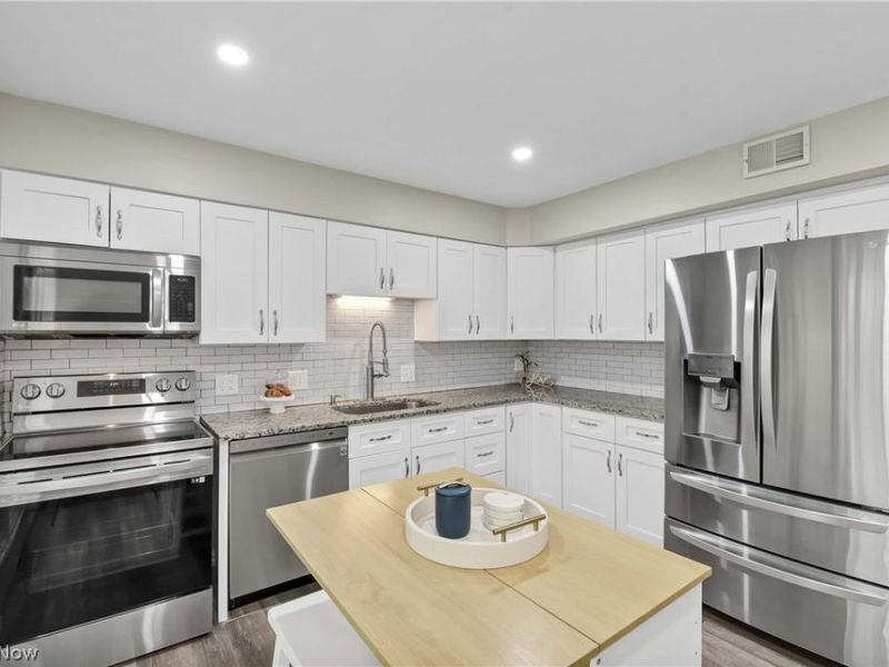 21237 Westwood Road, Fairview Park, OH 44126 Photo 3