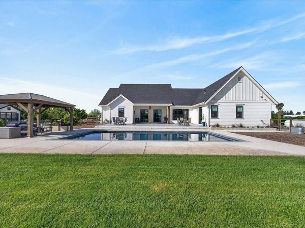 2151 Bartels Dr, Brentwood, CA 94548