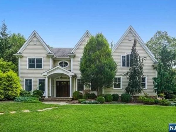 85 Everett Street, CLOSTER, NJ 07624