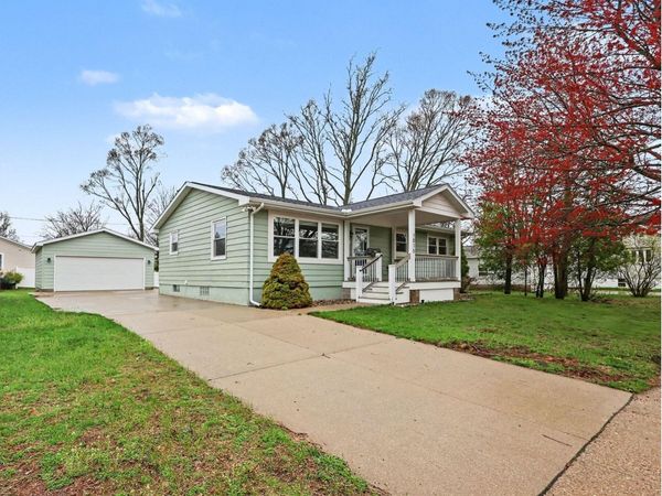 1015 S Griffin Street, Grand Haven, MI 49417