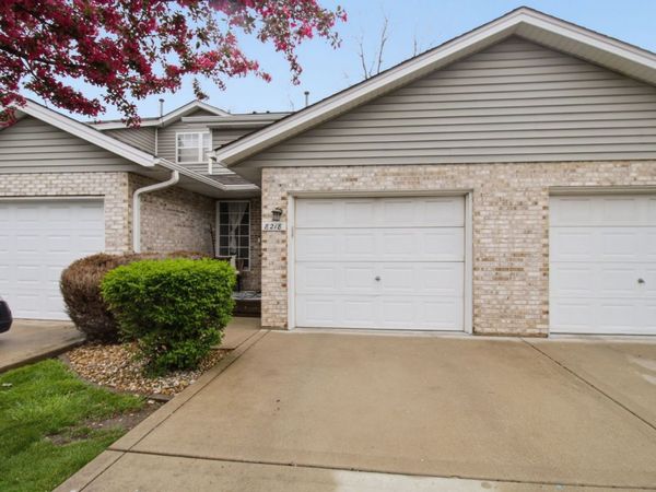 8218 Daniel Drive , Justice, IL 60458