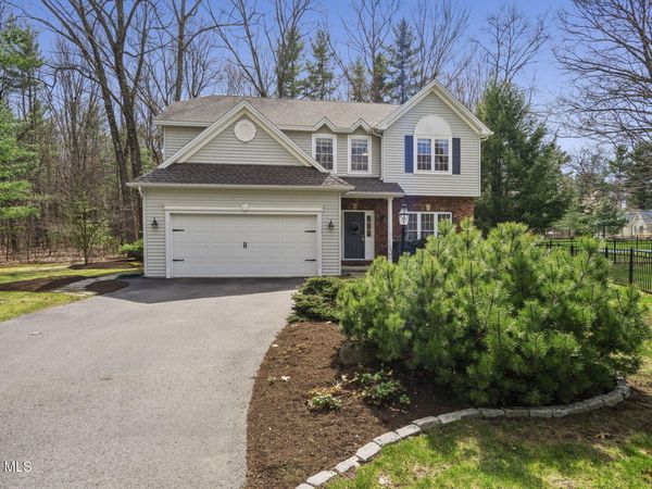 9 Arrowhead Park, Rexford, NY 12148