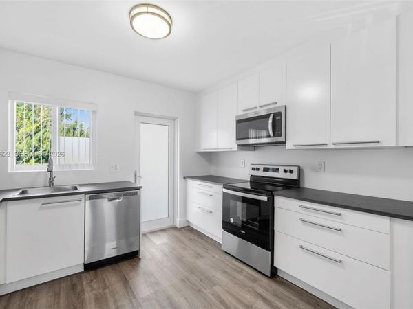 600 Layne Blvd, Unit 126, Hallandale Beach, FL 33009